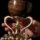 El santo cáliz se encuentra en Valencia, y esta tesis doctoral ha tenido en cuenta diferentes parámetros que hacen pensar que pueda ser el utilizado en la Última Cena