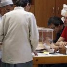 Cada voto cuenta en la elecciones españolas... y el de las señoras mayores, que son muchas, es, en su mayoría, voto católico
