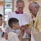 El Papa dirigió su homilía  a los más de doscientos niños que han celebrado su Primera Comunión este lunes / Vatican Media