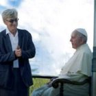 El director Wim Wenders con el Papa Francisco durante el rodaje - hay muchas escenas hermosas de este papado