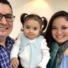 Patricia, con su esposo y la hija a quien muchos le aconsejaron que abortara.