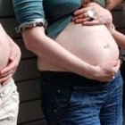 La desconsideración con que son tratadas las madres de alquiler, cuya motivación es casi siempre la pura supervivencia económica, no puede hacer olvidar que la principal víctima de esta práctica son los niños desvinculados que nacen así.