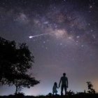 El hombre adulto, y el niño también, se hacen preguntas sobre el mundo, que es grande, y Dios, que es más grande aún...