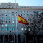 Así lucía la bandera de España en la sede del Ministerio de Defensa en la Semana Santa de años pasados