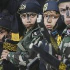 Niños reciben adoctrinamiento paramilitar y de odio en territorio controlado por Estado Islámico