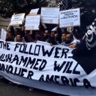 «Los fieles de Mahoma conquistarán América»: pancarta en una manifestación islamista en Londres.