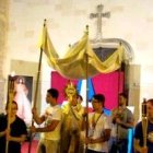 Un encuentro de nueva evangelización ante la catedral de Alcalá de Henares con procesión con el Santísimo por las calles