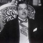 El presidente Plutarco Elías Calles, masón y laicista radical, impulsó una ley de persecución a los católicos en 1926 que llevó a la guerra cristera... aún colean restos de ese laicismo fanático