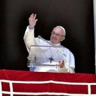 Todo lo que nos promete felicidad fuera de las bienaventuranzas es un ídolo, recordó el Papa antes de rezar el Ángelus.