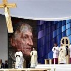 Benedicto XVI beatificó al cardenal John Henry Newman el 19 de septiembre de 2010 en el Cofton Park de Rednal (Birmingham), durante su viaje apostólico al Reino Unido.