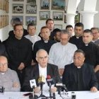 El obispo Moronta, junto al clero en una declaración pública