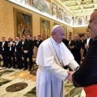 Al inicio de la recepción a los seminaristas de Agrigento, el Papa saludó a su arzobispo, el cardenal Francesco Montenegro.