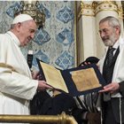 El Papa Francisco en la Sinagoga de Roma con el Rabino Jefe Segni, en enero de 2016