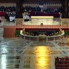 El padre Cantalamessa predicó el Viernes Santo sobre Cristo en la Cruz como esperanza para todos los excluidos y descartados del mundo.