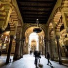 La mezquita-catedral de Córdoba pertenece a la Iglesia desde tiempos inmemoriales, grupos laicistas hacen demagogia sin base jurídica al respecto