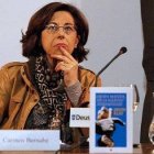 Carmen Bernabé es doctora en Teología Bíblica,  profesora titular de Nuevo Testamento en la Universidad de Deusto y directora de la Asociación Bíblica Española