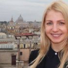 Reena Tolmik en Roma, donde estudia Comunicación Institucional para servir a la Iglesia en Estonia... hace 5 años que es católica