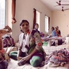 Granjas de mujeres para vientres de alquiler: una realidad en países como India o Ucrania. Gary Owen lamenta que se considere un asunto de derechos LGBT lo que es un asunto de derechos de las madres y de los niños.