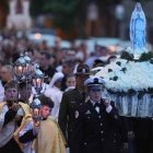 En la procesión por las calles de Chicago participaron miles de personas