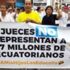 ¿Pueden 5 jueces cambiar la definición de matrimonio de una Constitución sin consultar al pueblo que la votó hace pocos años?