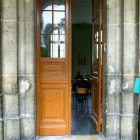 Desde el Concilio y hasta principios del siglo XXI, la sotana fue cosa de algunos sacerdotes ancianos o de jóvenes sacerdotes tradicionalistas. Eso está cambiando, afirma un reciente artículo en «Le Parisien».