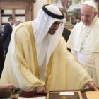 Mohamed bin Sayed, príncipe heredero de Abu Dhabi, visitó en 2016 el Vaticano y al Papa Francisco