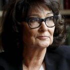 Agacinsky además de oponerse a los vientres de alquiler no apoya la adopción por parte de parejas del mismo sexo