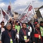 El cardenal Tagle y los delegados de Cáritas de todo el mundo acuden a la Plaza de San Pedro para la audiencia del miércoles con el Papa