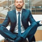 El mindfulness y distintas opciones de meditación y relajación se ofrecen como terapia y espiritualidad, sin Dios, moral ni verdadero compromiso