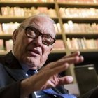 Pere Roquet lleva décadas buscando Biblias por rincones de todo el mundo