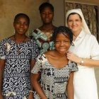 Las religiosas de la Inmaculada permanecen en el país junto a la gente pese al peligro que entraña