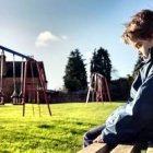 La caída de la natalidad no se explica solo por razones económicas, explica monseñor Munilla, sino sobre todo por un cambio de valores que  identifica la felicidad con el bienestar material y no con la crianza de los hijos.