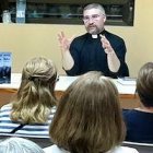 Gabriel Calvo Zarraute, sacerdote, teólogo e historiador, durante una presentación de «Verdades y mitos de la Iglesia católica».