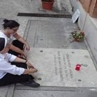 Tumba del pequeño Tomás, que falleció a los 11 años en Argentina, en el Cementerio Teutónico del Vaticano