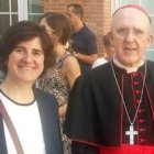 Tíscar Espigares, la responsable de la Comunidad de San Egidio en Madrid, con el cardenal Osoro, anfitriones de este Encuentro por la Paz 2019