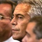 Jeffrey Epstein ofrecía sexo con menores a miembros de la élite del «establishment». Una investigación que queda enormemente truncada con su misteriosa muerte.