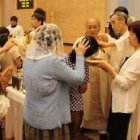 Bautizo de adultos en Corea - en esta foto es un grupo de 60 refugiados norcoreanos en Seúl