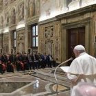 En la Plenaria del Dicasterio para los Laicos, el Papa anima a no clericalizar al laico y a que sea autónomo y creativo, sin que le entorpezcan y frenen