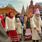 La Navidad en Rusia es una fiesta popular en calles y hogares, pero pocos van a los servicios religiosos