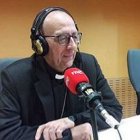 El cardenal Omella en Radio Nacional habla de colaborar con las autoridades pero intentar mantener abiertas las iglesia y la misa