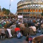 Musulmanes en Roma. Alessandra percibió enseguida, de regreso a casa, la pérdida del sentido de comunidad y trascendencia que ofrece la religión.