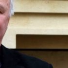 Gavin Ashenden, con camisa clerical anglicana, en una foto de Simon Caldwell del Catholic Herald