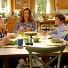 Una escena de «American Housewife», una sitcom de la ABC sobre la vida de un ama de casa moderna.