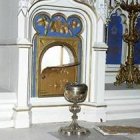 Las formas consagradas del Sagrario de la iglesia de Tonnay-Charente fueron arrojadas al suelo