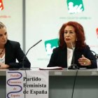 A la derecha, Lidia Falcón, del Partido Feminista, integrado en IU desde 2015, ahora expulsado por no aceptar la ideología transgénero