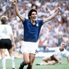La celebración de Paolo Rossi tras meter gol a Alemania en la final del Mundial de 1982 es una imagen icónica para los italianos