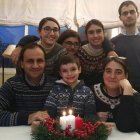 Guillermo y Pilar, con sus cinco hijos durante el pasado Adviento.