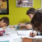 Millones de niños están en sus casas, sin clases presenciales, un auténtico reto para los padres