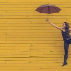 Pararse y preguntarse cómo vivir bien - fotografía de Edu Lauton en Unsplash