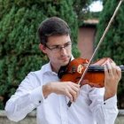 Andrej ha cambiado el violín por el misal, y a partir de este sábado será nuevo sacerdote de la Iglesia Católica